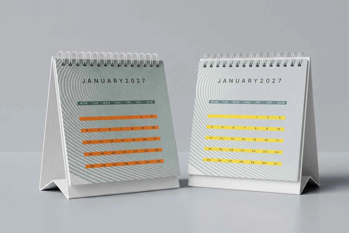 Free Realistic Desk Calendar Mockup (PSD)